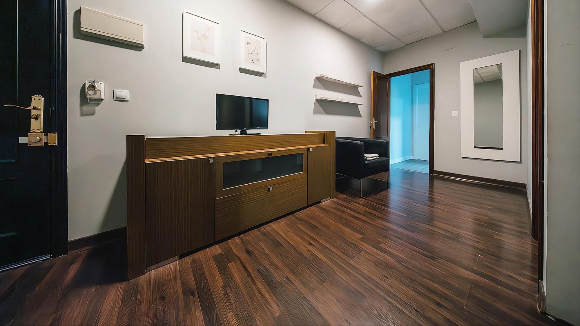 Deluxe Family Room